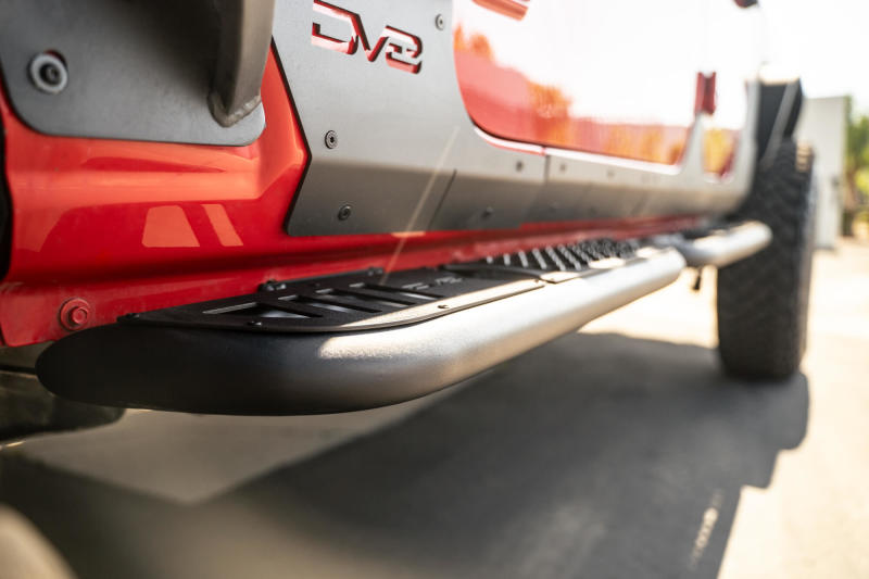 Jeep Gladiator JT Side Steps - DV8 Offroad - OE Plus - Micro-texture black - `20-`23